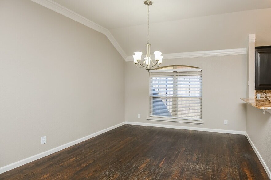 Building Photo - 5900 Ravenya St