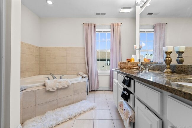 Building Photo - 240 Highland Ave