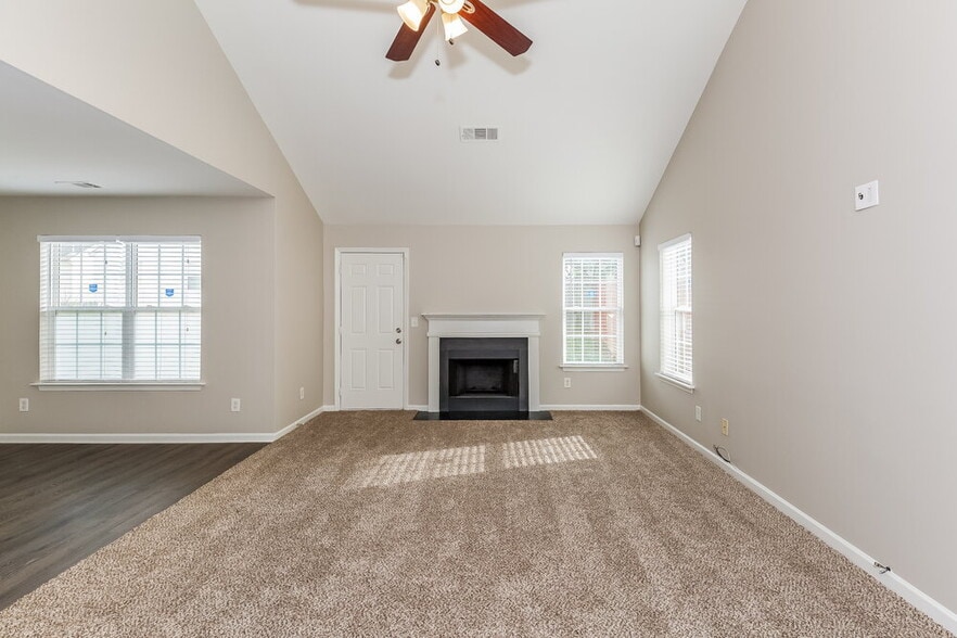 Building Photo - 3034 Robin Terry Ct