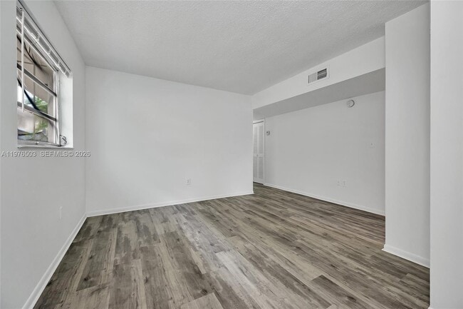 Building Photo - 2506 SW 9th St