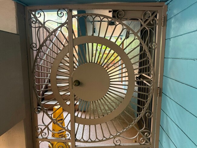 Building Photo - 424 Walina St