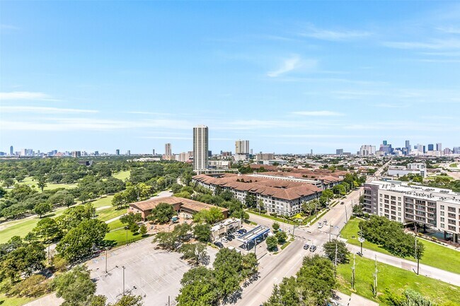 Building Photo - 5925 Almeda Rd