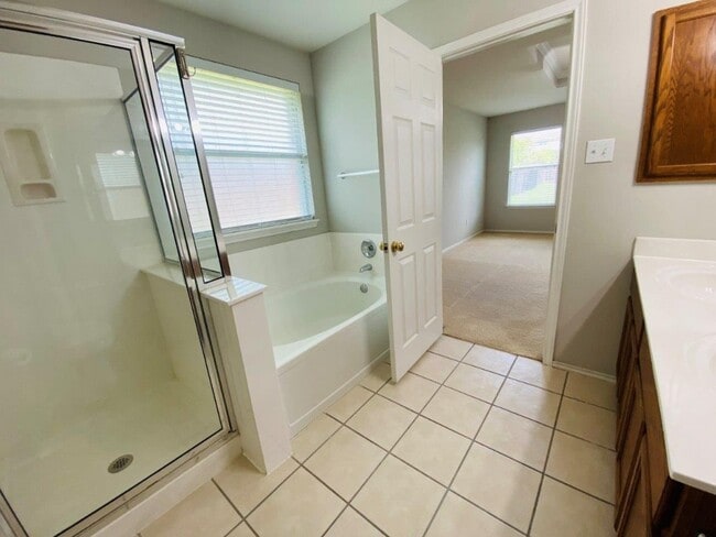 Building Photo - 207 Golden Gate Dr