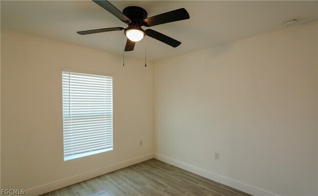 Building Photo - 915 Graystone Ave