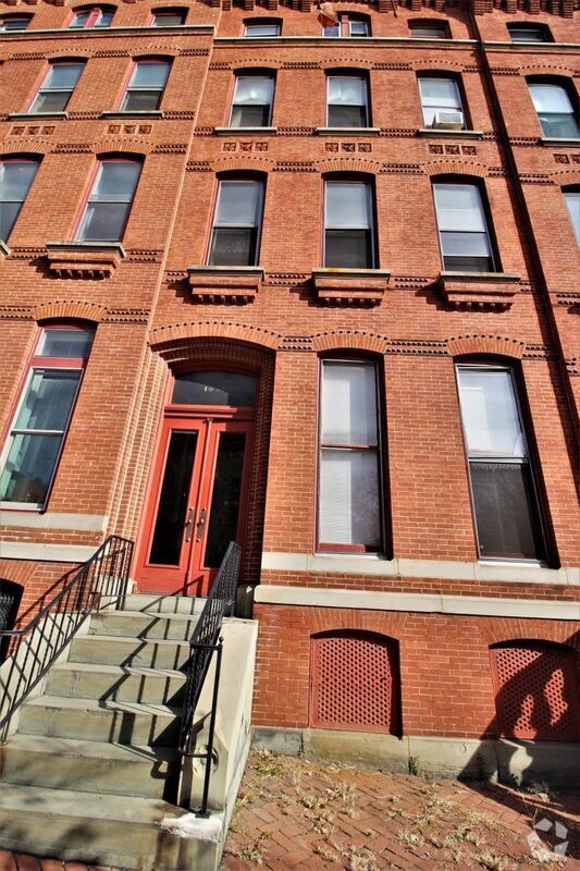 Building Photo - 1621 Park Ave