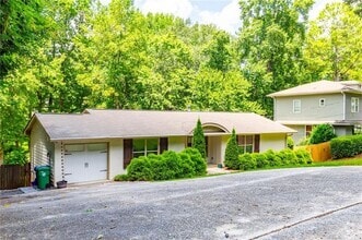 Building Photo - 3014 Skyland Dr NE