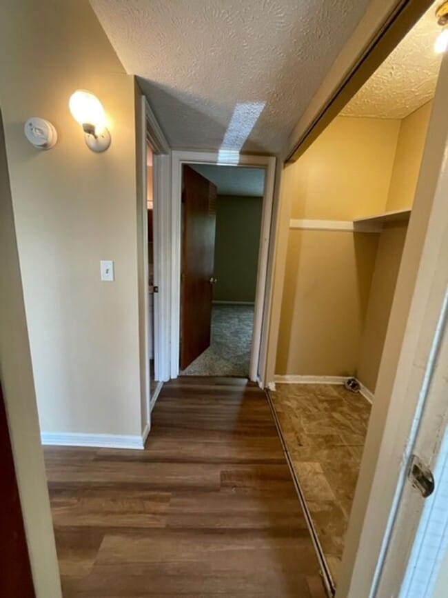 Building Photo - 409 Shelby Ave