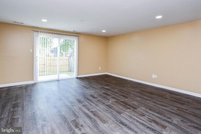 Building Photo - 7002 Cipriano Woods Ct