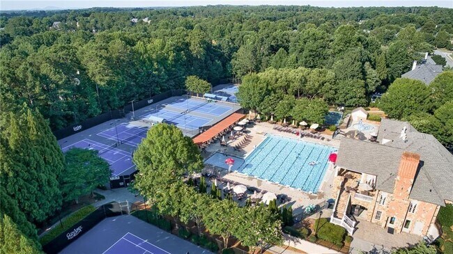 Building Photo - 870 Longstone Landing