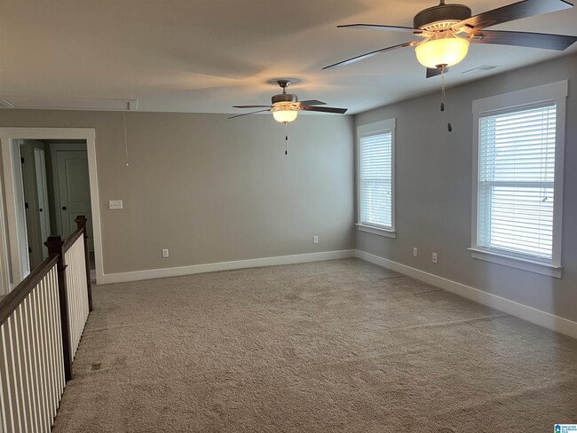 Building Photo - 5849 Longview Ln