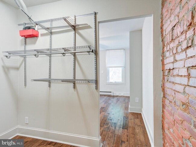 Building Photo - 2427 Perot St