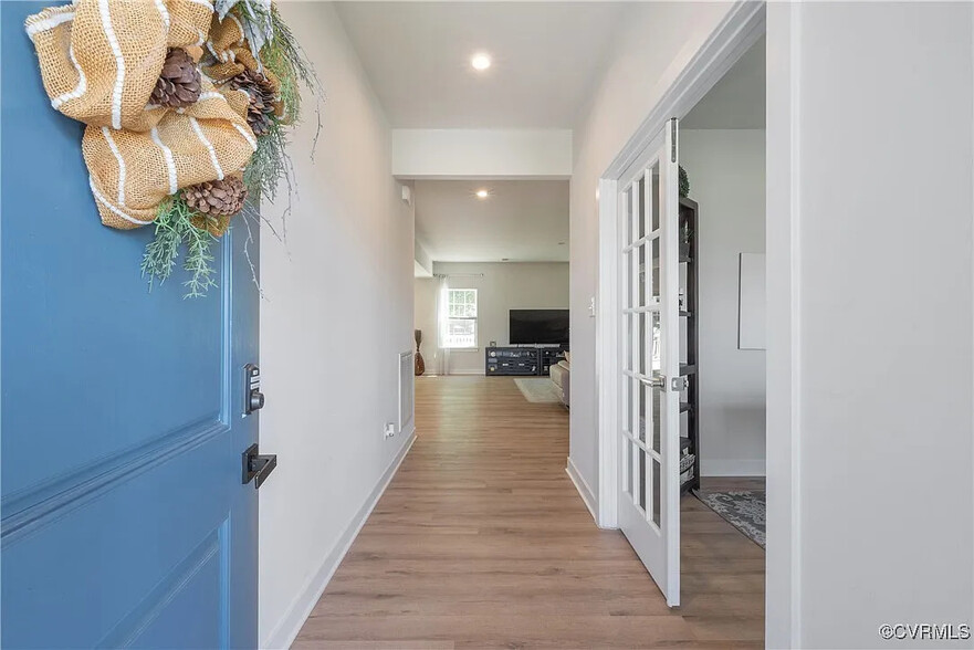 Building Photo - 9332 Janeway Dr