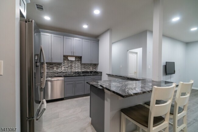 Building Photo - 514 Coppola Dr