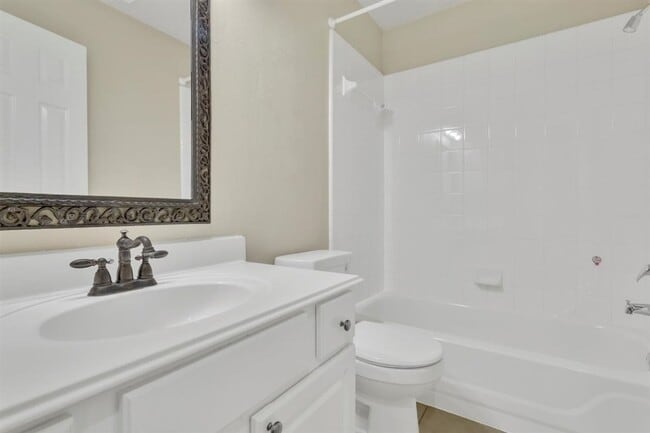 Building Photo - 6205 Clarion Dr