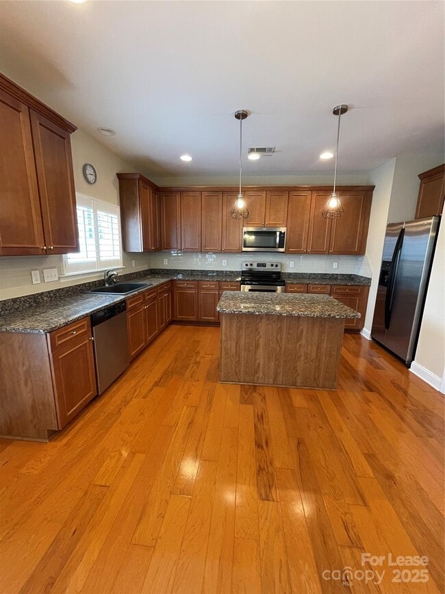 Building Photo - 120 Waterlynn Club Dr