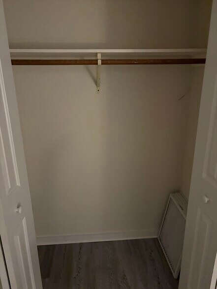 Building Photo - 42 S Cherry St