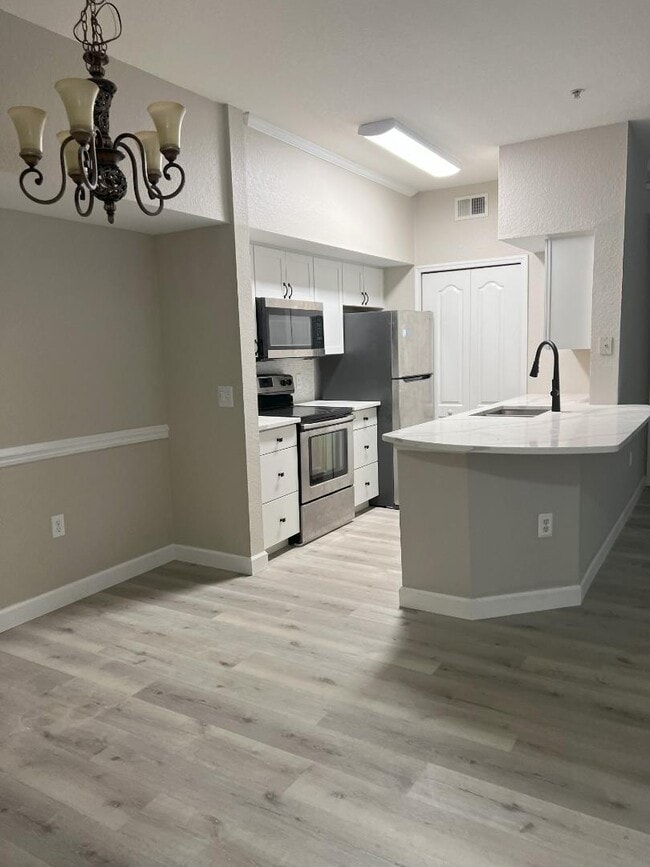 Building Photo - 4156 Central Sarasota Pkwy