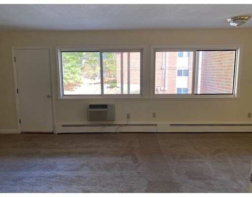 Building Photo - 5 Lakeview Gardens