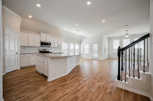 Building Photo - 2011 Village Orchard Ln