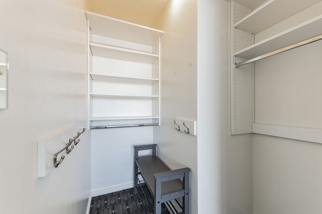 Building Photo - American Towers Furnished Condominium Downtown Salt Lake City