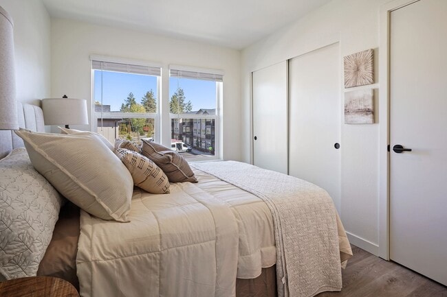 Building Photo - Edgewater Apartments: Tranquil Canal-Side ...