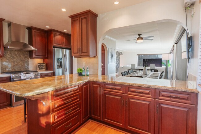 Building Photo - 5008 Onstad St