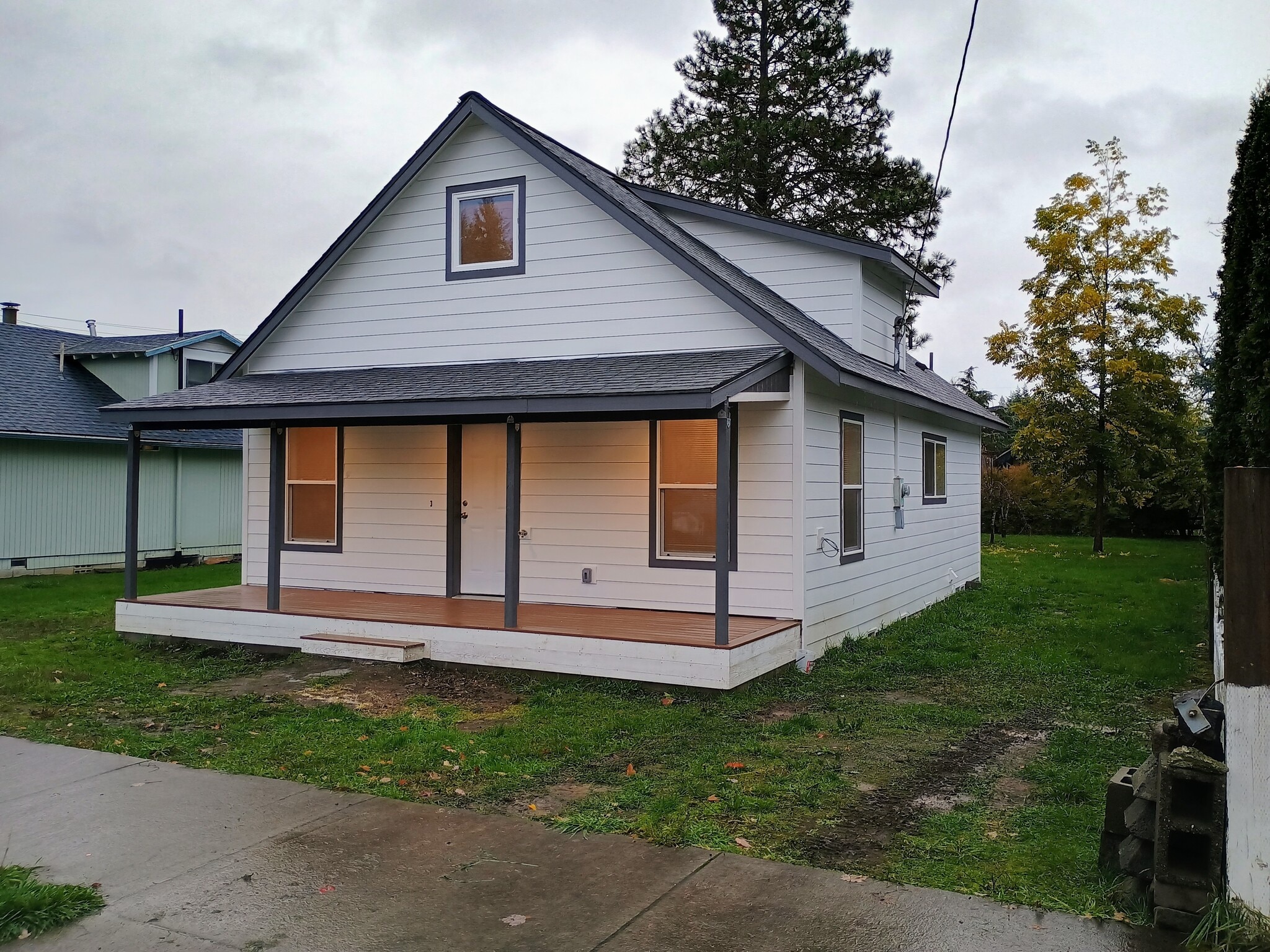 Building Photo - 642 Weed Ave