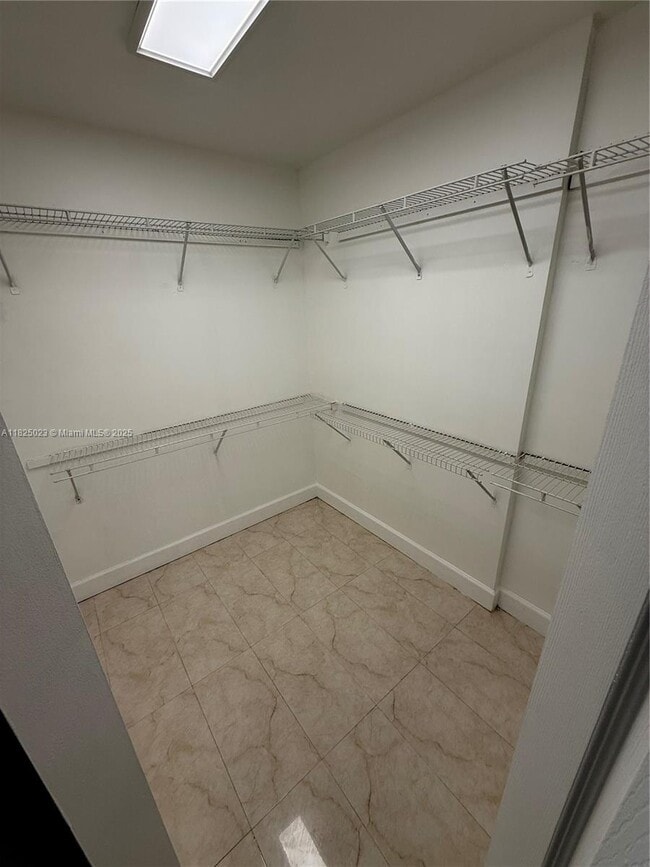 Building Photo - 8660 SW 161st Ave