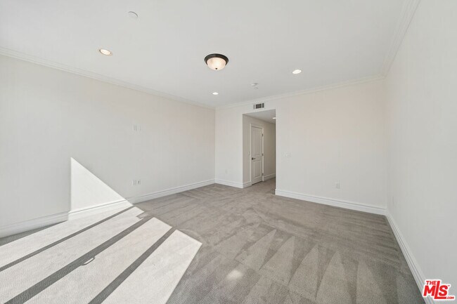Building Photo - 1050 S Holt Ave