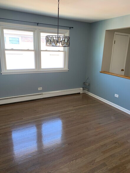 Building Photo - 764 Holiday Ln