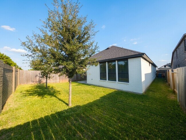 Building Photo - 18122 Sonresa Wy