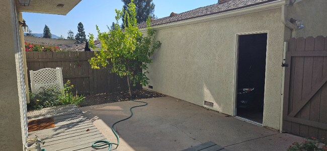 Building Photo - 14886 Reedley St