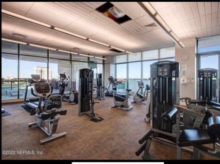 Building Photo - 1431 Riverplace Blvd