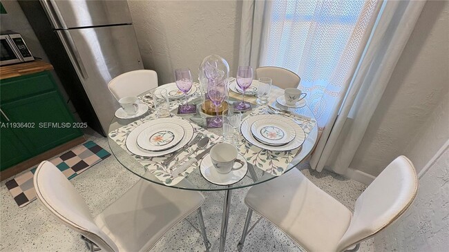 Building Photo - 1901 SW 9th St