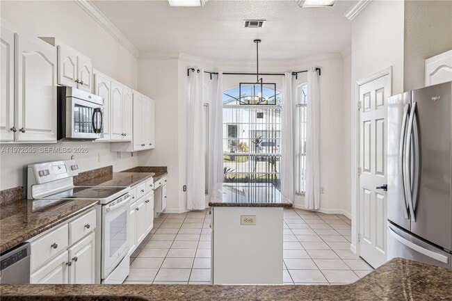 Building Photo - 132 Golf Aire Blvd