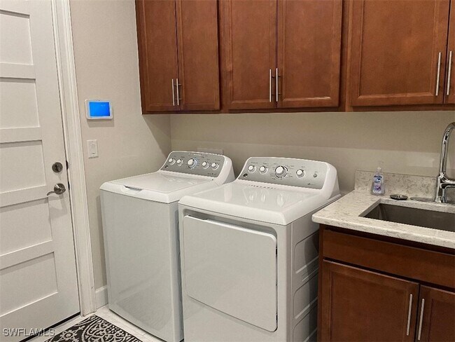 Building Photo - 6907 Cay Ct