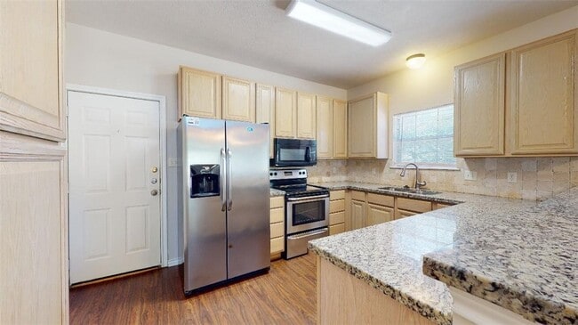 Building Photo - 1625 Park Pl