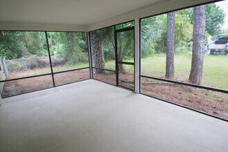 Building Photo - Spacious 3BR/2BA Home | Large Yard | Lawn Care Included | Prime Port St. Lucie Location