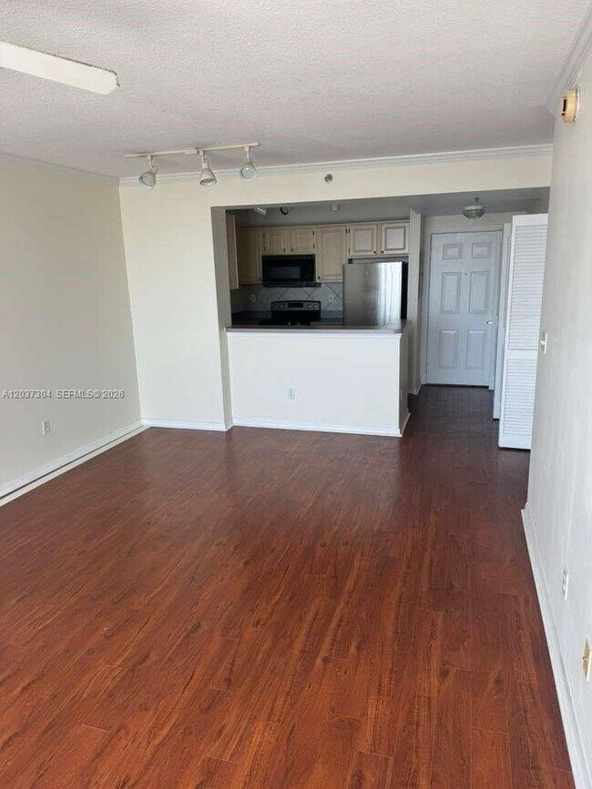 Building Photo - 2665 SW 37th Ave