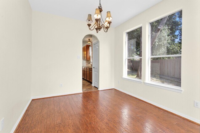 Building Photo - 2 Lulach Cir
