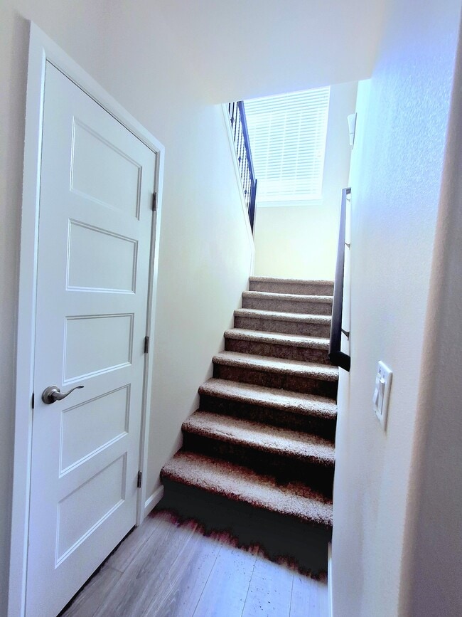 Building Photo - 4946 Skylark St NE