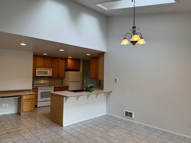 Building Photo - CLICK "REQUEST A TOUR" NOW!