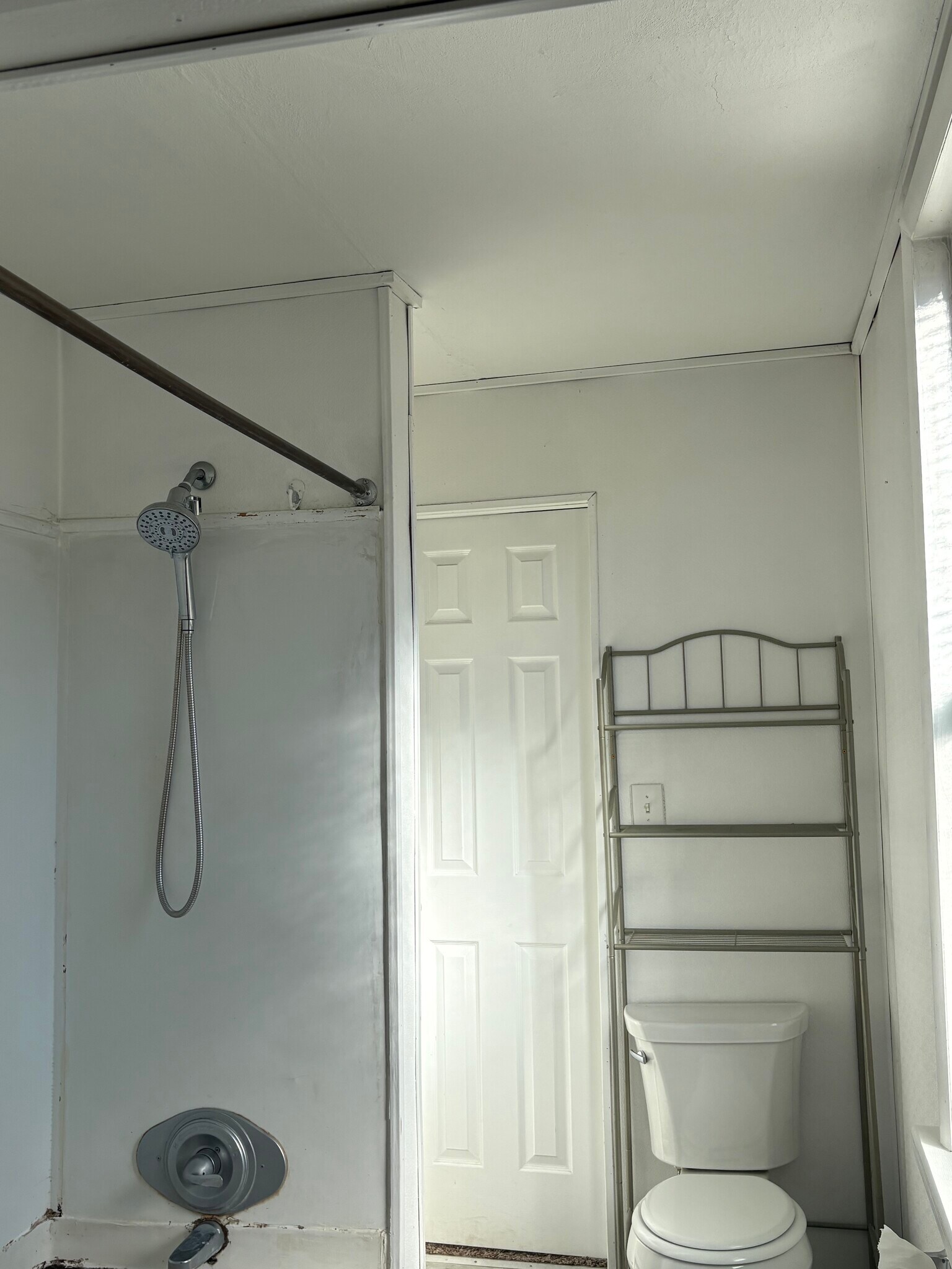 Building Photo - 499 Delaware Ave