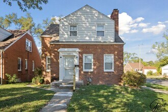 Building Photo - 4 bedroom $1550