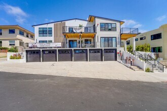 Building Photo - Oceans 315