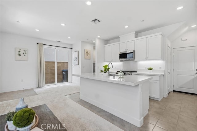 Building Photo - 208 Yerba