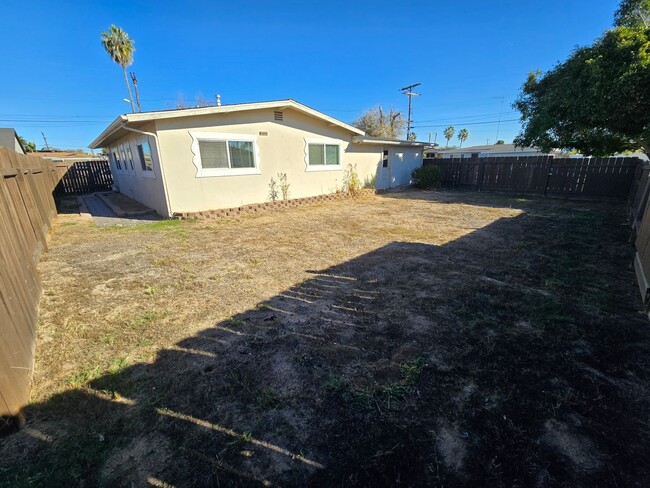 Building Photo - Clairemont 3-br., 2-ba. Home.