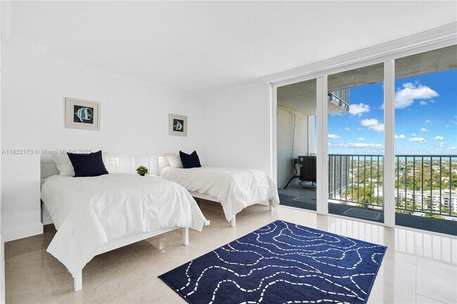 Building Photo - 881 Ocean Dr