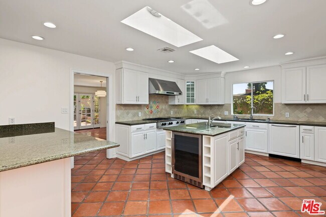 Building Photo - 860 Bronze Ln