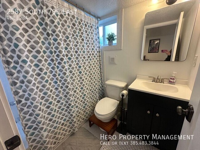 Building Photo - 2587 S 700 E